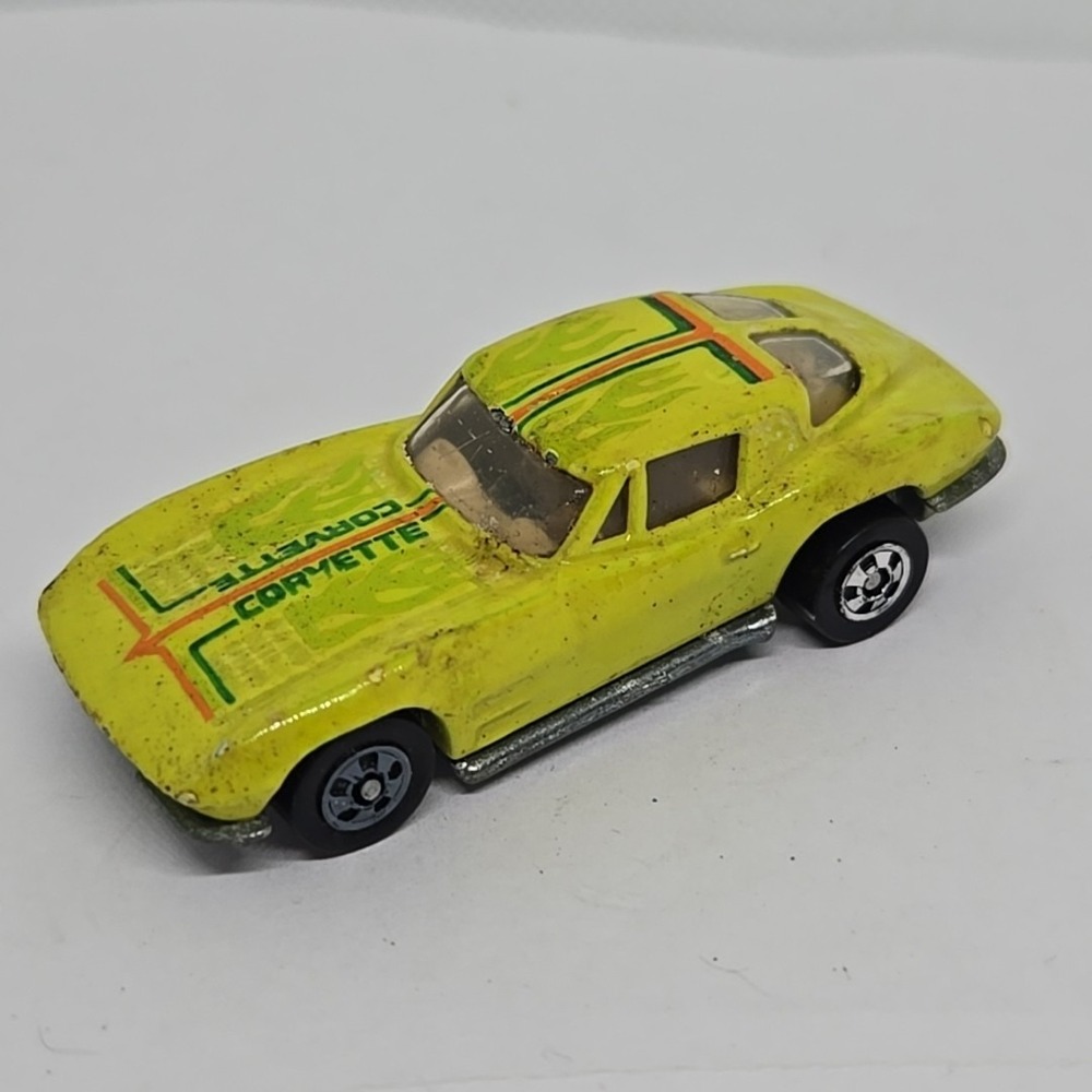 1979 Mattel HOT WHEELS SPLIT WINDOW Lime Green Corvette Stingray MALAYSIA